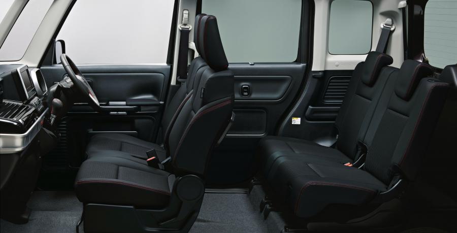 Интерьер Suzuki Spacia Custom Concept 2017 года  (фото 2 из 7)